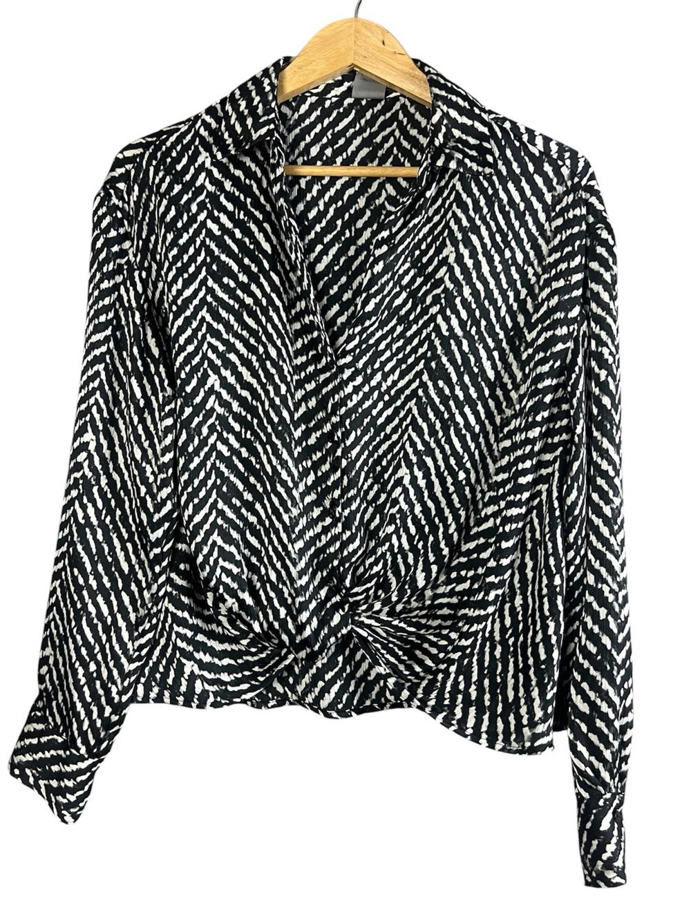 Worthington Black White Abstract Print Twist Front Blouse Long Sleeve Size L